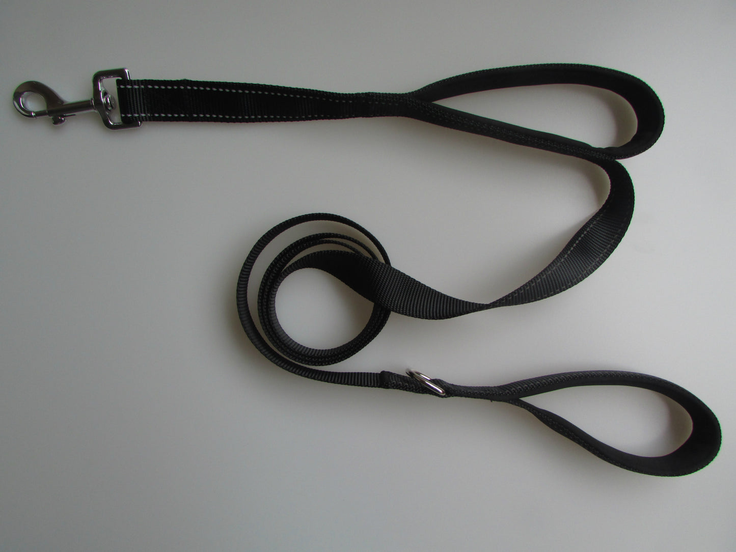 Pet Double Handle Pull Leash with Reflective Strip – Durable Nylon Leash with Metal Buckle and Extra Traction Options