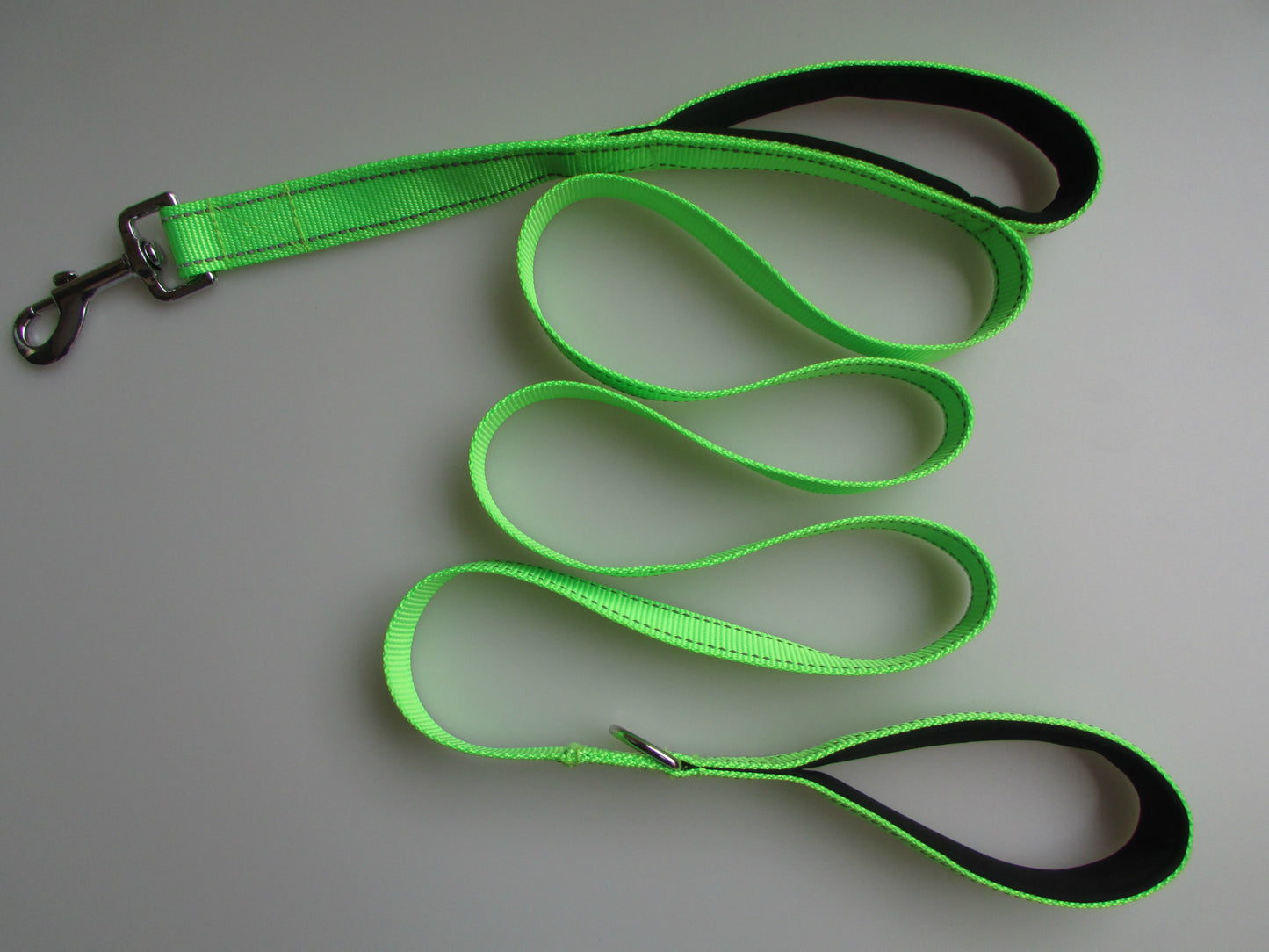 Pet Double Handle Pull Leash with Reflective Strip – Durable Nylon Leash with Metal Buckle and Extra Traction Options