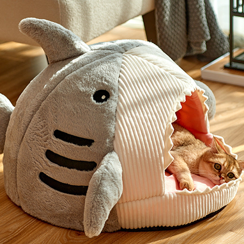 Luxury Plush Shark Pet Bed – Cosy, Fun & Enclosed Nest Design for Cats & Small Dogs
